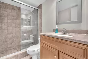 605 Oaks Dr, Pompano Beach, FL 33069 - Photo 17