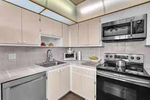 605 Oaks Dr, Pompano Beach, FL 33069 - Photo 5