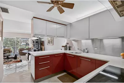 9001 Jacaranda Lane #201, Plantation, FL 33324 - Photo 23