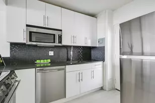 2555 NE 11th St, Fort Lauderdale, FL 33304 - Photo 7