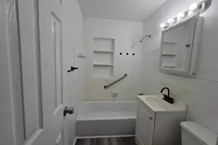 1600 NW 93rd St, Miami, FL 33147 - Photo 9