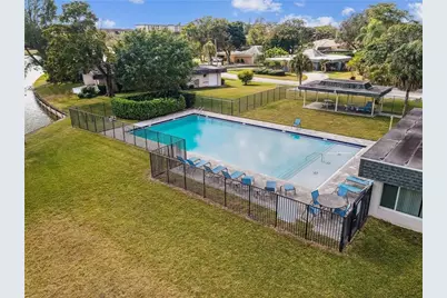 5704 S Travelers Palm, Tamarac, FL 33319 - Photo 21