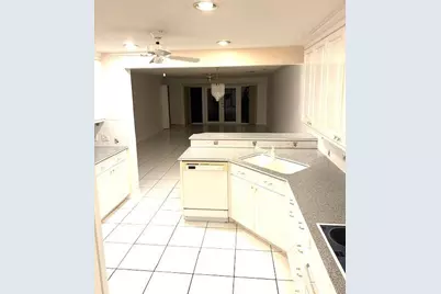 19816 Bobolink Drive, Hialeah, FL 33015 - Photo 13