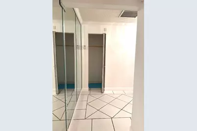 19816 Bobolink Drive, Hialeah, FL 33015 - Photo 7