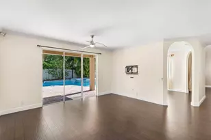 1325 Camellia Cir, Weston, FL 33326 - Photo 15