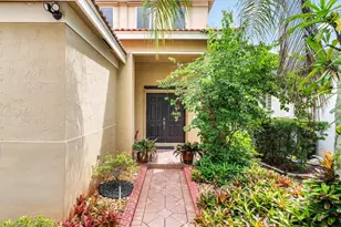 1325 Camellia Cir, Weston, FL 33326 - Photo 3