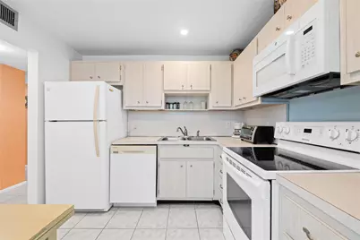 201 N Ocean Boulevard #611, Pompano Beach, FL 33062 - Photo 23