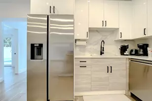 2100 NE 45th St, Fort Lauderdale, FL 33308 - Photo 13