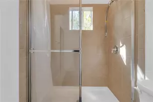 326 NE 47th Pl, Pompano Beach, FL 33064 - Photo 25