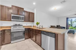 326 NE 47th Pl, Pompano Beach, FL 33064 - Photo 5