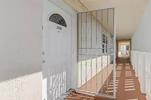 301 SE 3rd St, Dania Beach, FL 33004 - Photo 5