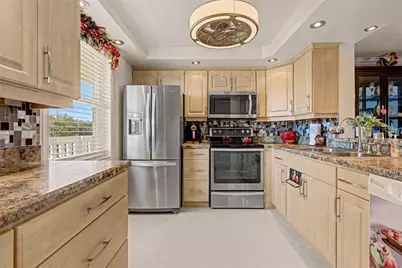 301 SE 3rd Street #308, Dania Beach, FL 33004 - Photo 7