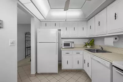 7080 Environ Boulevard #423, Lauderhill, FL 33319 - Photo 5