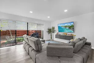 3904 Parkside Ln, Hollywood, FL 33021 - Photo 13