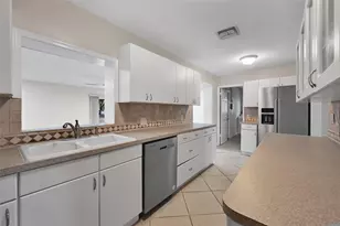 417 NE 10th Ave, Pompano Beach, FL 33060 - Photo 9