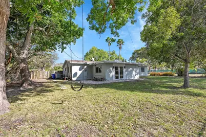 417 NE 10th Avenue, Pompano Beach, FL 33060 - Photo 23