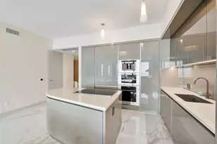 18975 Collins Ave, North Miami Beach, FL 33160 - Photo 21