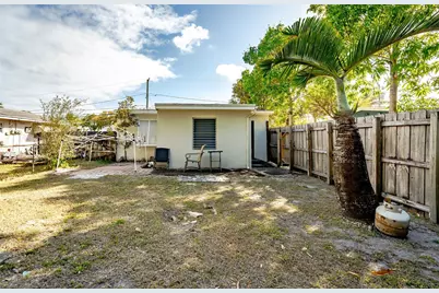 659 NE 32nd Street, Oakland Park, FL 33334 - Photo 43