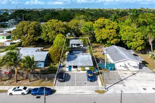659 NE 32nd St, Oakland Park, FL 33334 - Photo 3