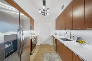 350 SE 2nd St, Fort Lauderdale, FL 33301 - Photo 5