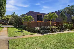 2734 SW 15th St, Deerfield Beach, FL 33442 - Photo 9