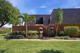 2734 SW 15th St, Deerfield Beach, FL 33442 - Photo 9