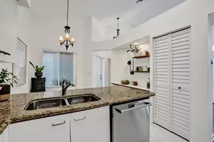 10108 NW 4th St, Plantation, FL 33324 - Photo 15