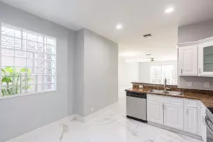 1928 Madeira Dr, Weston, FL 33327 - Photo 13