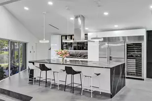 349 Jacaranda Dr, Plantation, FL 33324 - Photo 9