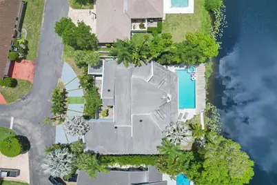 349 Jacaranda Drive, Plantation, FL 33324 - Photo 3