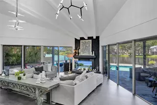 349 Jacaranda Dr, Plantation, FL 33324 - Photo 11