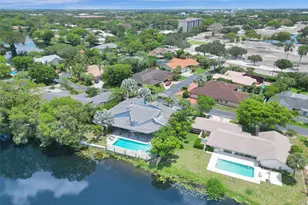 349 Jacaranda Dr, Plantation, FL 33324 - Photo 5