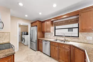 7207 NW 44th St, Coral Springs, FL 33065 - Photo 9