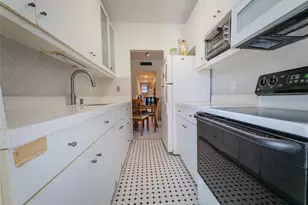 2430 NE 135th St, North Miami, FL 33181 - Photo 7