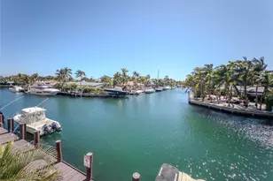 2430 NE 135th St, North Miami, FL 33181 - Photo 21