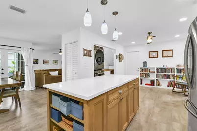 843 NW 98th Avenue, Plantation, FL 33324 - Photo 7