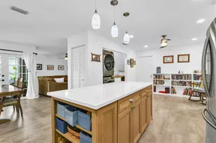 843 NW 98th Ave, Plantation, FL 33324 - Photo 7