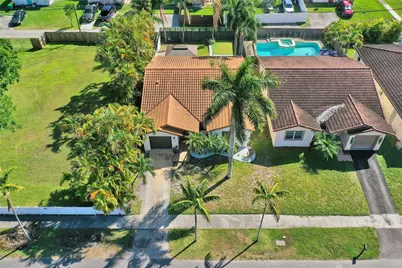 210 SE Park Street, Dania Beach, FL 33004 - Photo 7