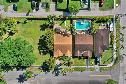 210 SE Park Street, Dania Beach, FL 33004 - Photo 9