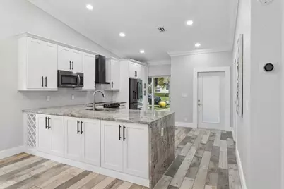 1070 NW 53rd Street, Lighthouse Point, FL 33064 - Photo 3