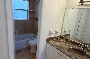 5515 N Lakewood Cir, Margate, FL 33063 - Photo 9