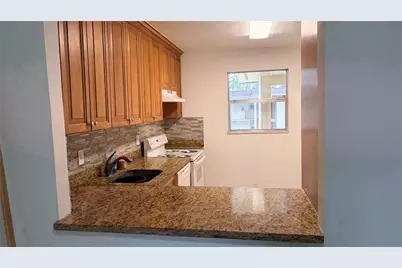 5515 N Lakewood Circle #122, Margate, FL 33063 - Photo 3