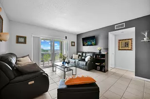 4400 Hillcrest Dr, Hollywood, FL 33021 - Photo 11