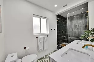 818 NE 18th St, Fort Lauderdale, FL 33305 - Photo 13