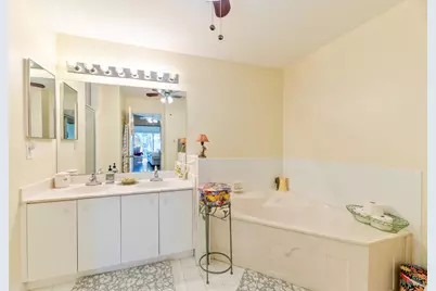 98 Gables Boulevard, Weston, FL 33326 - Photo 15