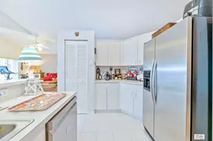 98 Gables Blvd, Weston, FL 33326 - Photo 9