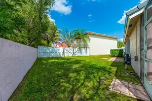 98 Gables Blvd, Weston, FL 33326 - Photo 25