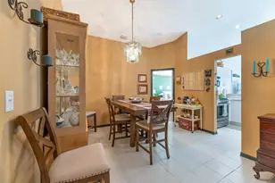 98 Gables Blvd, Weston, FL 33326 - Photo 7