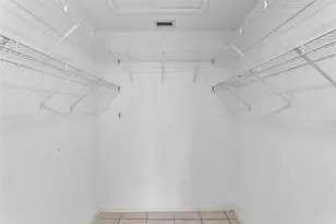 520 Woodgate Cir, Sunrise, FL 33326 - Photo 13