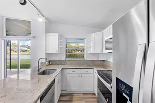 520 Woodgate Cir, Sunrise, FL 33326 - Photo 7